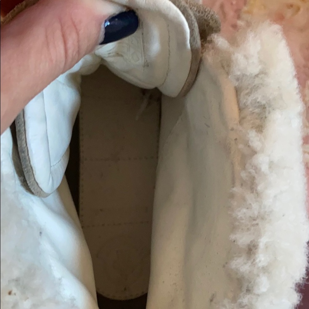 Gently worn moncler beige sneaker with fur size 39 - Picture 6 of 8